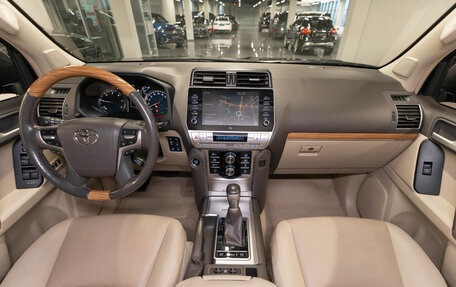 Toyota Land Cruiser Prado 150 рестайлинг 2, 2021 год, 6 580 000 рублей, 8 фотография