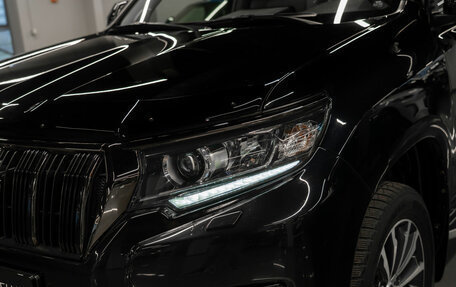 Toyota Land Cruiser Prado 150 рестайлинг 2, 2021 год, 6 580 000 рублей, 28 фотография