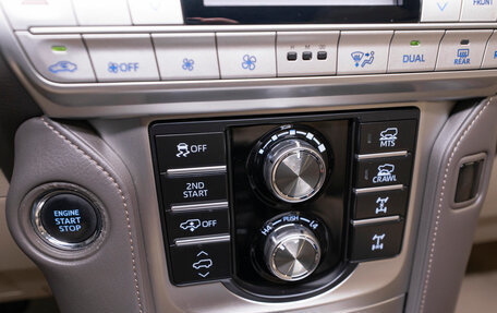 Toyota Land Cruiser Prado 150 рестайлинг 2, 2021 год, 6 580 000 рублей, 20 фотография