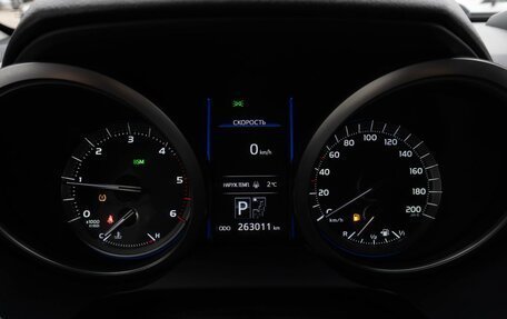 Toyota Land Cruiser Prado 150 рестайлинг 2, 2014 год, 3 389 000 рублей, 25 фотография