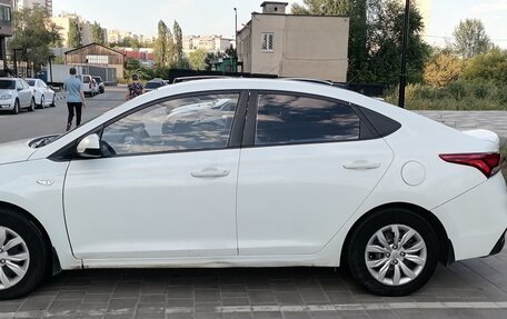 Hyundai Solaris II рестайлинг, 2018 год, 590 000 рублей, 4 фотография