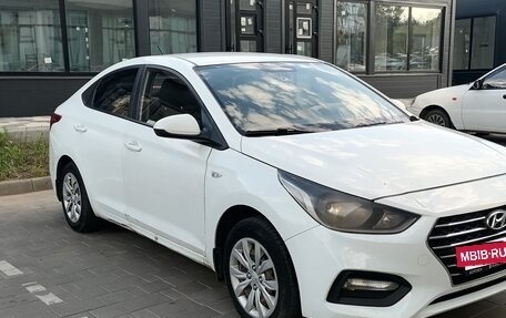 Hyundai Solaris II рестайлинг, 2018 год, 590 000 рублей, 2 фотография