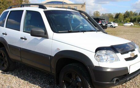 Chevrolet Niva I рестайлинг, 2018 год, 799 000 рублей, 3 фотография