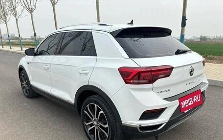 Volkswagen T-Roc I, 2021 год, 1 380 000 рублей, 3 фотография