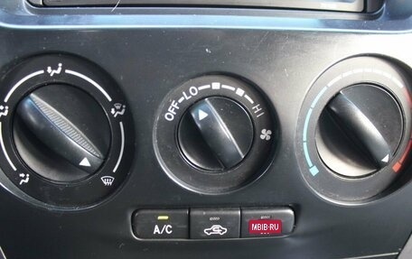 Toyota Land Cruiser Prado 120 рестайлинг, 2004 год, 1 399 000 рублей, 14 фотография