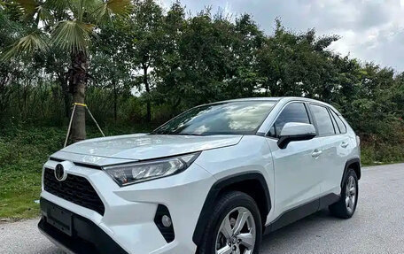 Toyota RAV4, 2022 год, 3 180 114 рублей, 2 фотография