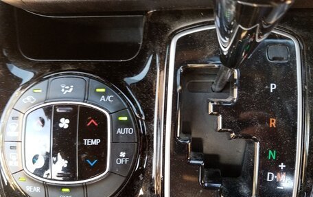 Toyota Noah III, 2016 год, 2 050 000 рублей, 17 фотография