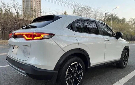 Honda Vezel, 2024 год, 2 070 000 рублей, 4 фотография
