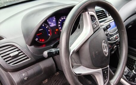 Hyundai Solaris II рестайлинг, 2012 год, 515 000 рублей, 15 фотография