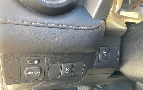 Toyota RAV4, 2013 год, 1 765 000 рублей, 10 фотография