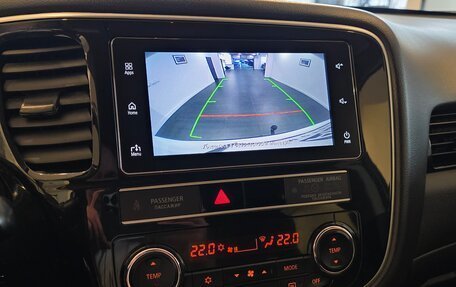 Mitsubishi Outlander III рестайлинг 3, 2019 год, 1 990 000 рублей, 14 фотография