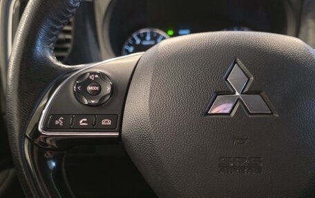 Mitsubishi Outlander III рестайлинг 3, 2019 год, 1 990 000 рублей, 11 фотография