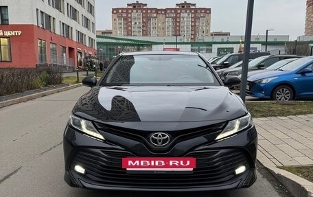 Toyota Camry, 2020 год, 2 200 000 рублей, 16 фотография