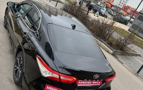 Toyota Camry, 2020 год, 2 200 000 рублей, 10 фотография