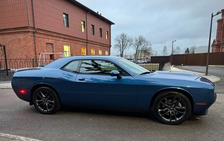 Dodge Challenger III рестайлинг 2, 2021 год, 2 200 000 рублей, 3 фотография
