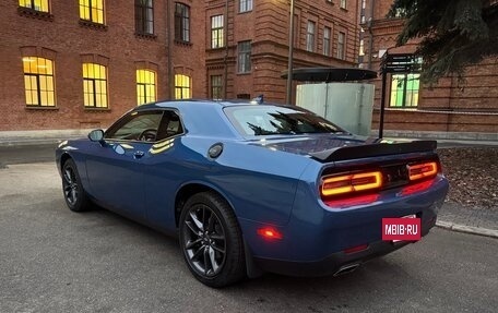 Dodge Challenger III рестайлинг 2, 2021 год, 2 200 000 рублей, 5 фотография