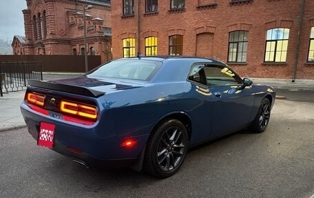 Dodge Challenger III рестайлинг 2, 2021 год, 2 200 000 рублей, 6 фотография