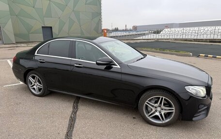 Mercedes-Benz E-Класс, 2019 год, 5 100 000 рублей, 3 фотография