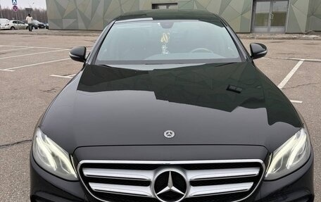 Mercedes-Benz E-Класс, 2019 год, 5 100 000 рублей, 5 фотография