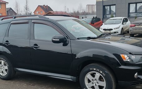 Mitsubishi Outlander III рестайлинг 3, 2011 год, 990 000 рублей, 4 фотография