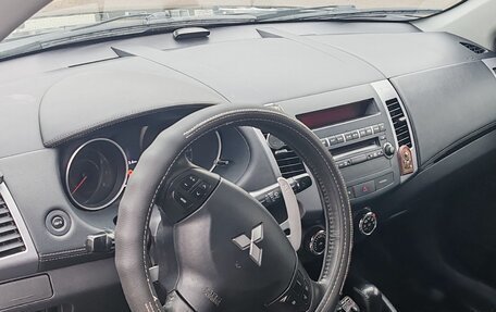 Mitsubishi Outlander III рестайлинг 3, 2011 год, 990 000 рублей, 10 фотография