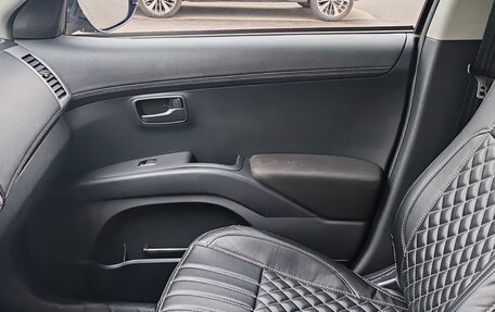 Mitsubishi Outlander III рестайлинг 3, 2011 год, 990 000 рублей, 12 фотография