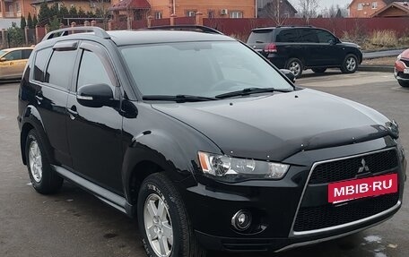Mitsubishi Outlander III рестайлинг 3, 2011 год, 990 000 рублей, 3 фотография