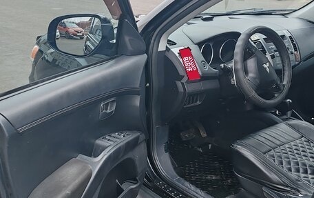 Mitsubishi Outlander III рестайлинг 3, 2011 год, 990 000 рублей, 8 фотография