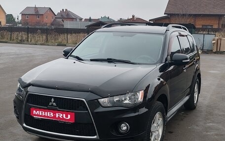 Mitsubishi Outlander III рестайлинг 3, 2011 год, 990 000 рублей, 2 фотография