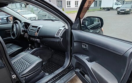 Mitsubishi Outlander III рестайлинг 3, 2011 год, 990 000 рублей, 21 фотография