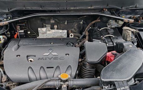 Mitsubishi Outlander III рестайлинг 3, 2011 год, 990 000 рублей, 24 фотография