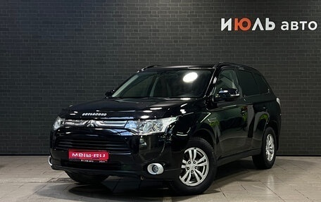 Mitsubishi Outlander III рестайлинг 3, 2013 год, 1 545 000 рублей, 1 фотография