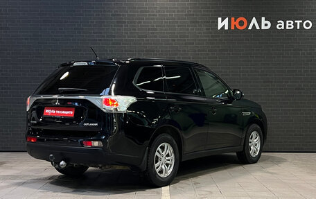 Mitsubishi Outlander III рестайлинг 3, 2013 год, 1 545 000 рублей, 6 фотография