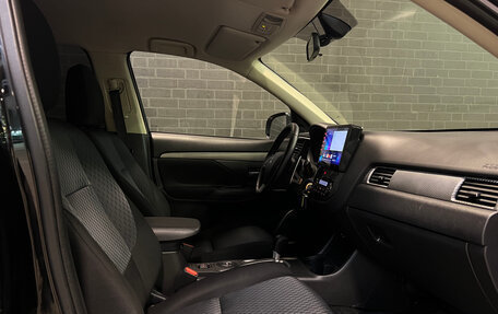 Mitsubishi Outlander III рестайлинг 3, 2013 год, 1 545 000 рублей, 13 фотография