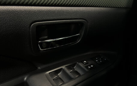 Mitsubishi Outlander III рестайлинг 3, 2013 год, 1 545 000 рублей, 19 фотография