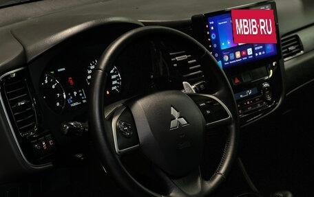 Mitsubishi Outlander III рестайлинг 3, 2013 год, 1 545 000 рублей, 12 фотография