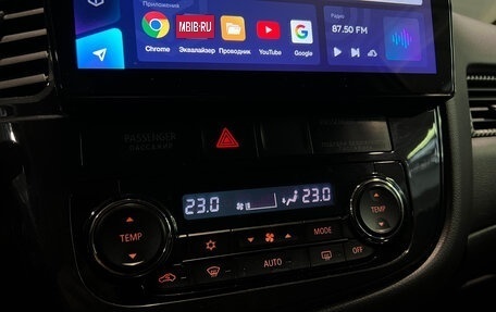 Mitsubishi Outlander III рестайлинг 3, 2013 год, 1 545 000 рублей, 16 фотография