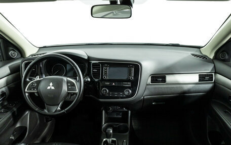 Mitsubishi Outlander III рестайлинг 3, 2012 год, 1 449 700 рублей, 13 фотография