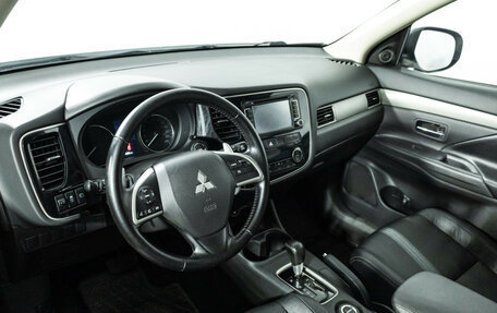 Mitsubishi Outlander III рестайлинг 3, 2012 год, 1 449 700 рублей, 11 фотография