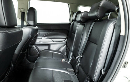 Mitsubishi Outlander III рестайлинг 3, 2012 год, 1 449 700 рублей, 10 фотография