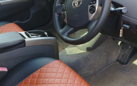 Toyota Prius, 2003 год, 600 000 рублей, 8 фотография