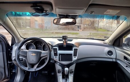 Chevrolet Cruze II, 2010 год, 790 000 рублей, 6 фотография