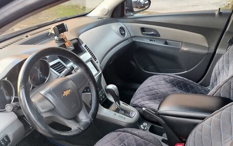 Chevrolet Cruze II, 2010 год, 790 000 рублей, 5 фотография