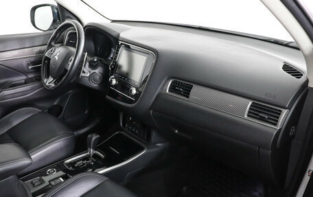 Mitsubishi Outlander III рестайлинг 3, 2021 год, 2 499 000 рублей, 10 фотография