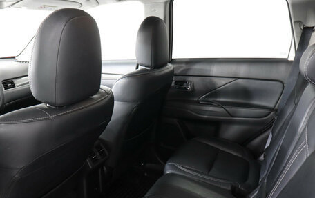 Mitsubishi Outlander III рестайлинг 3, 2021 год, 2 499 000 рублей, 12 фотография