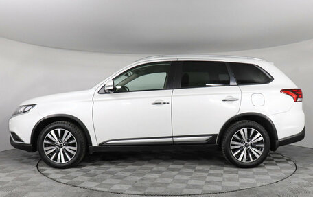 Mitsubishi Outlander III рестайлинг 3, 2021 год, 2 499 000 рублей, 8 фотография