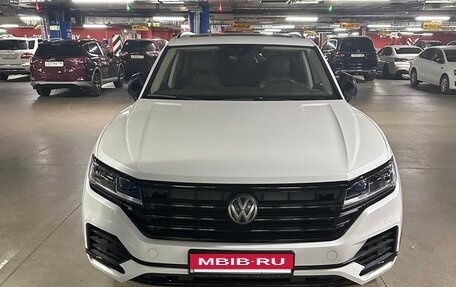 Volkswagen Touareg III, 2019 год, 3 990 000 рублей, 3 фотография