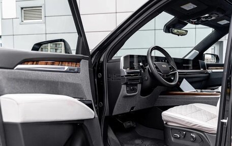 Cadillac Escalade V, 2025 год, 19 990 000 рублей, 10 фотография