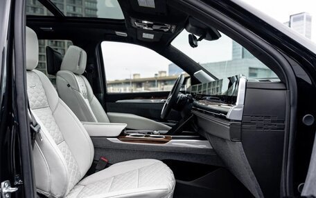 Cadillac Escalade V, 2025 год, 19 990 000 рублей, 26 фотография