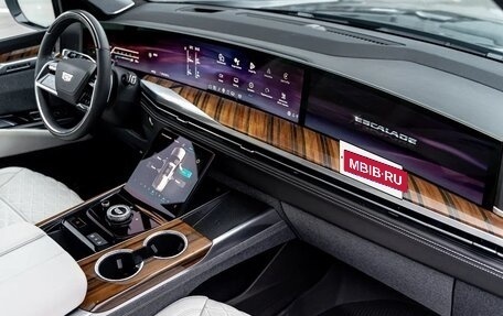 Cadillac Escalade V, 2025 год, 19 990 000 рублей, 27 фотография